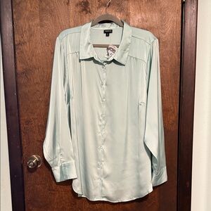 Torrid Mint Green Button Down satin Shirt 3x